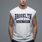 Brooklyn Series: Beyaz Varsity Baskılı Kolsuz Oversize Erkek T-shirt